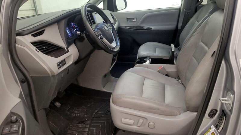 2017 Toyota Sienna XLE Premium 11