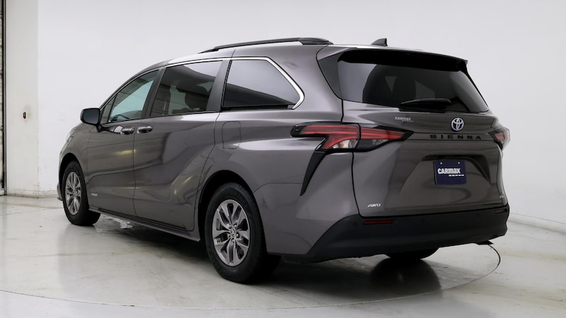 2021 Toyota Sienna XLE 2