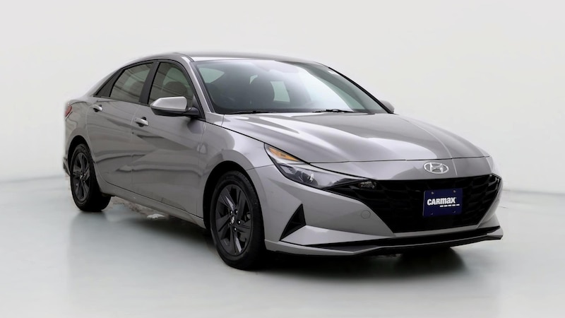 2022 Hyundai Elantra SEL Hero Image