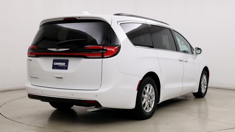 2022 Chrysler Pacifica Touring L 8