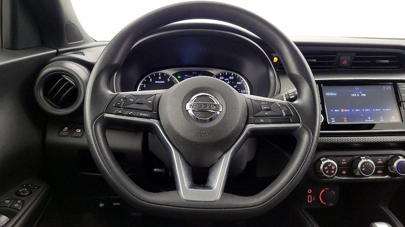 2019 Nissan Kicks S 10