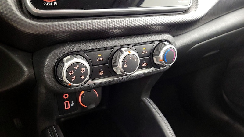 2019 Nissan Kicks S 16