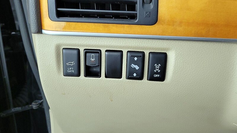 2014 Nissan Armada Platinum Edition 13