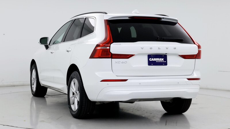 2022 Volvo XC60 B5 Momentum 6