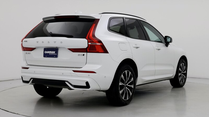 2023 Volvo XC60 B5 Plus 8