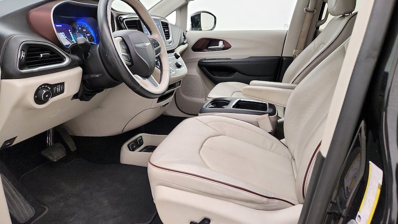 2018 Chrysler Pacifica Limited 11