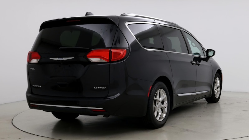 2018 Chrysler Pacifica Limited 8