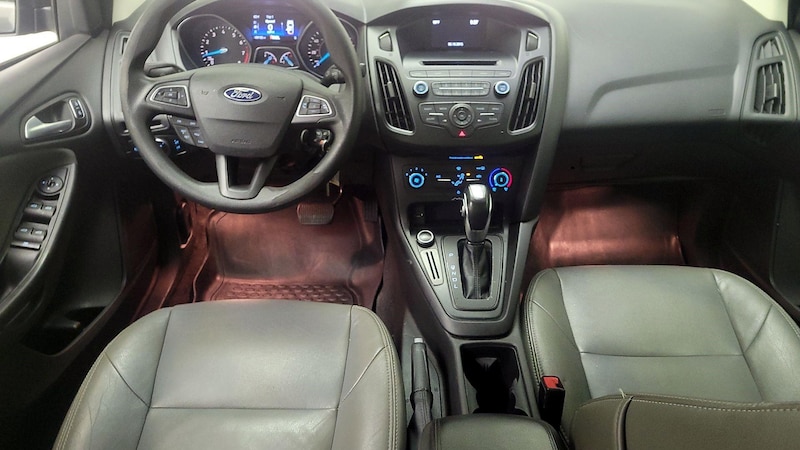 2015 Ford Focus SE 9