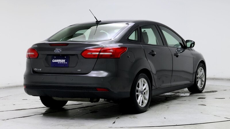 2015 Ford Focus SE 8