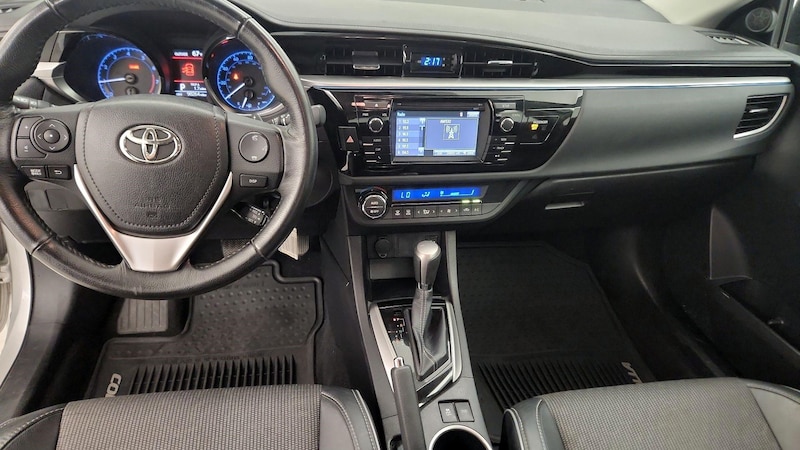 2016 Toyota Corolla S 9