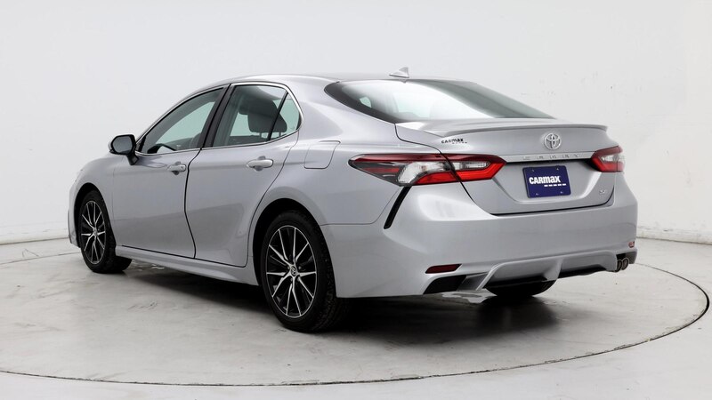 2022 Toyota Camry SE 2