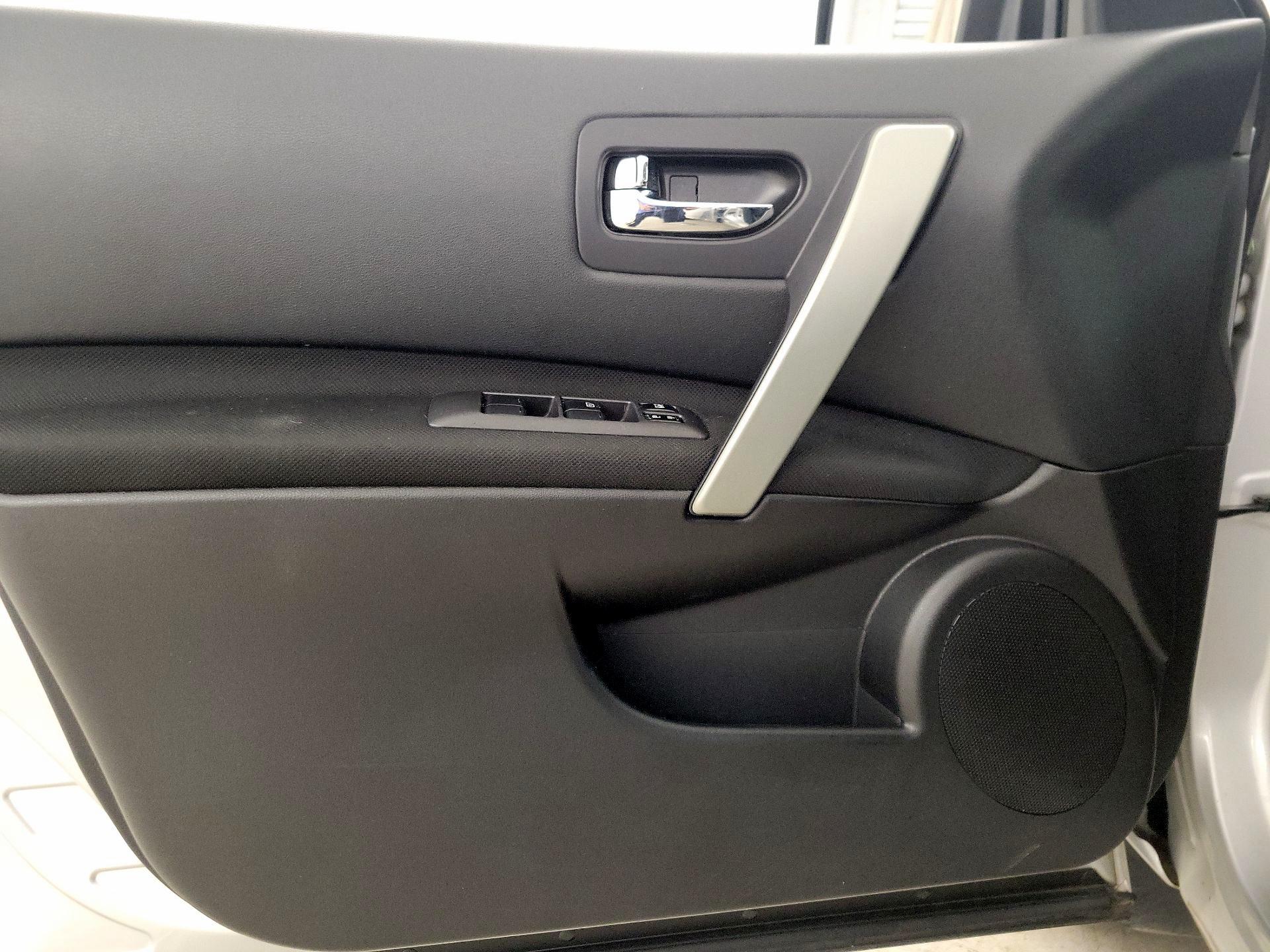 Thumbnail: 2014 Nissan Rogue - 12