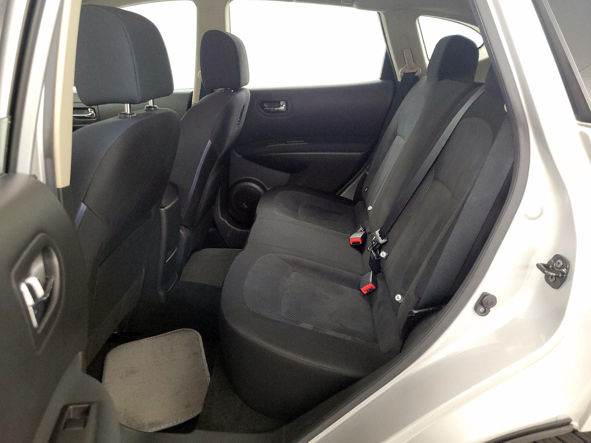 Thumbnail: 2014 Nissan Rogue - 18