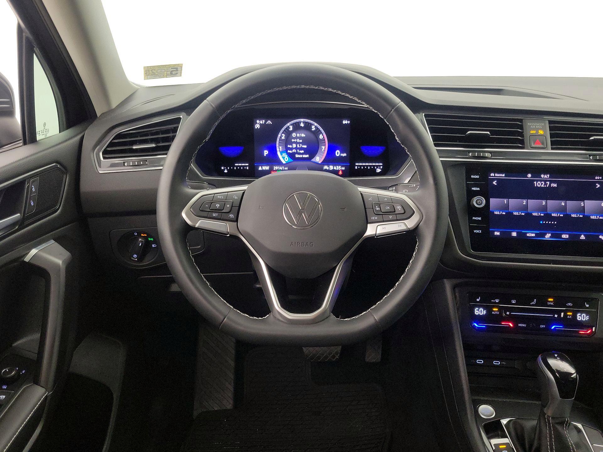 Thumbnail: 2023 Volkswagen Tiguan - 10