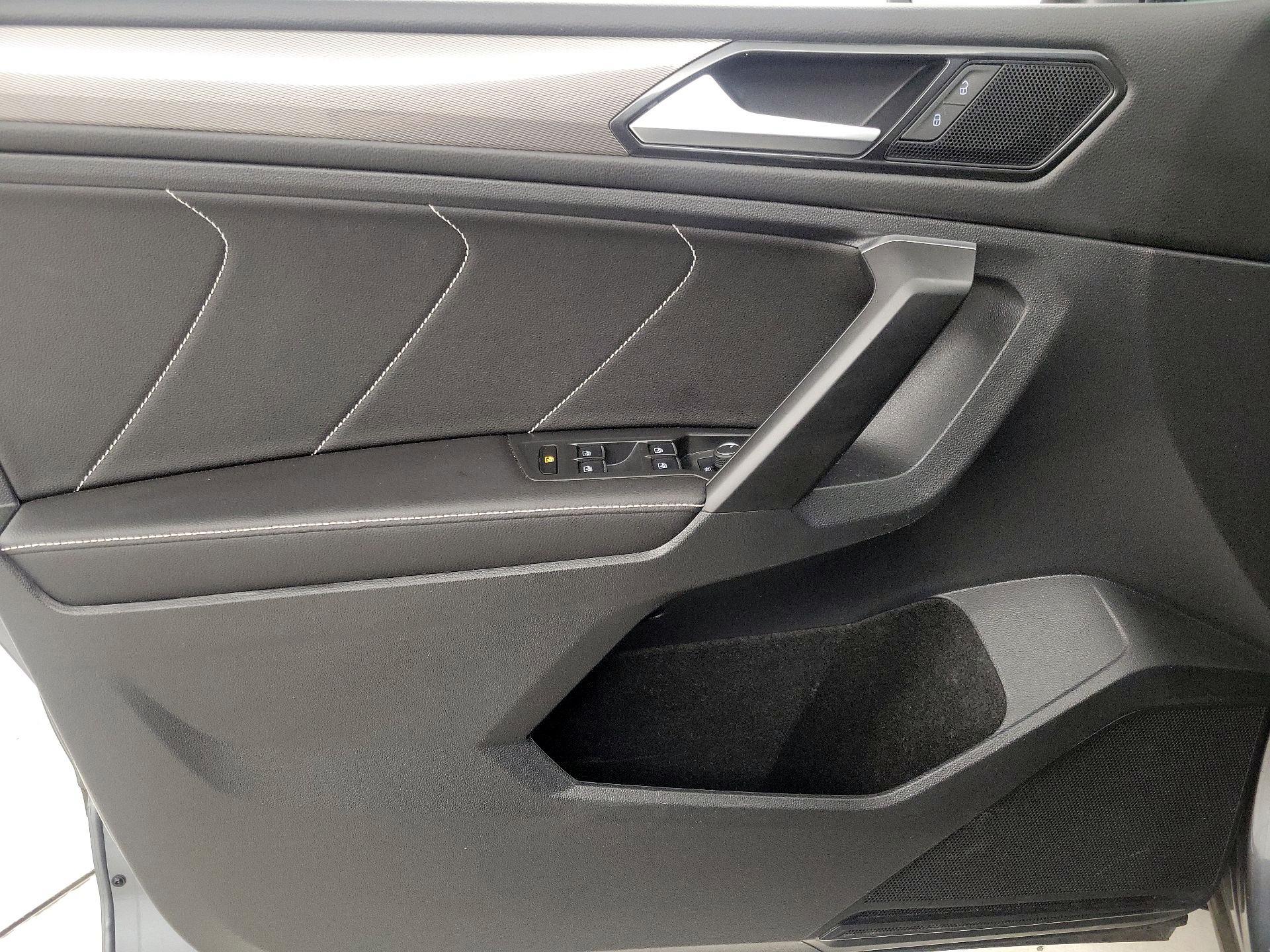 Thumbnail: 2023 Volkswagen Tiguan - 12
