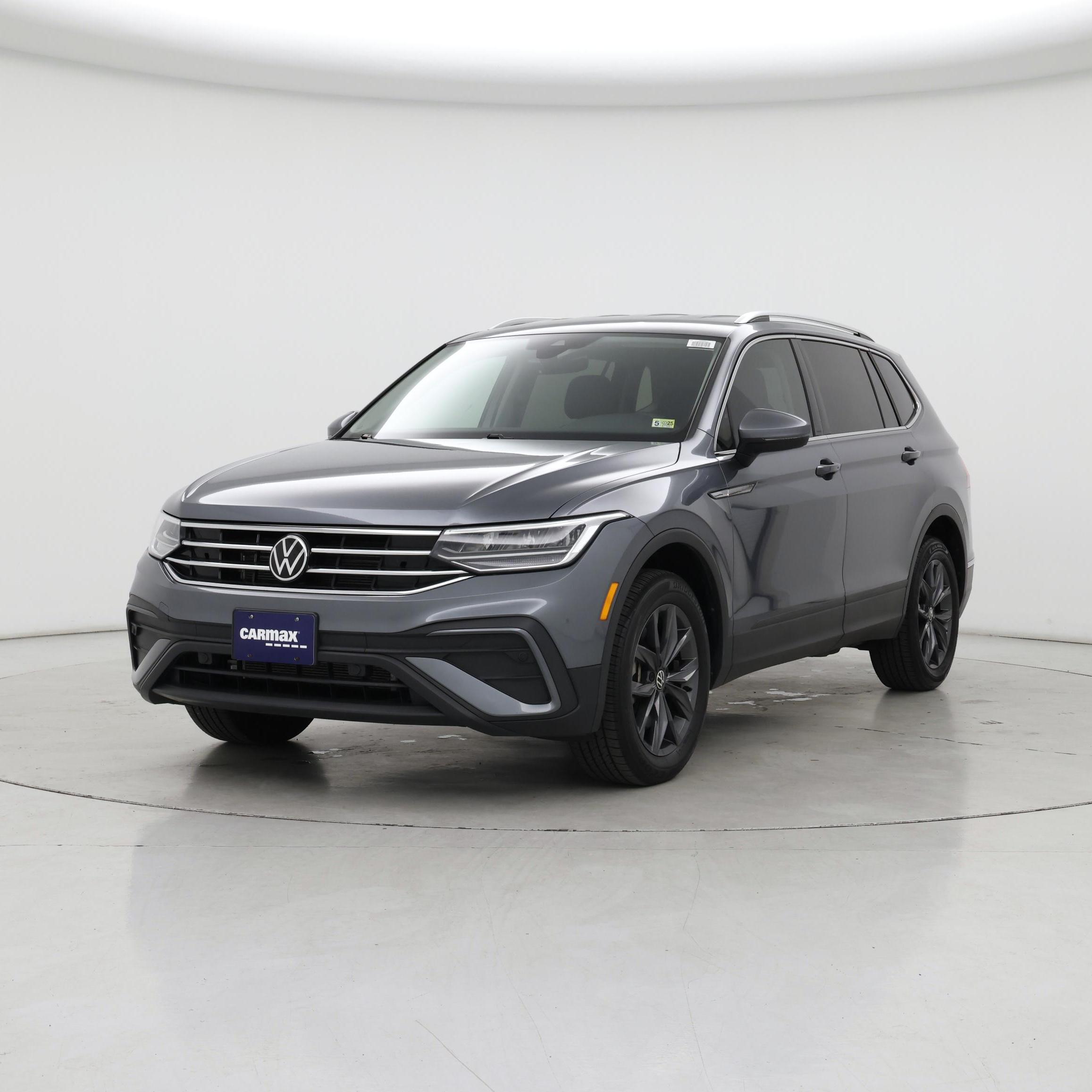 Thumbnail: 2023 Volkswagen Tiguan - 4