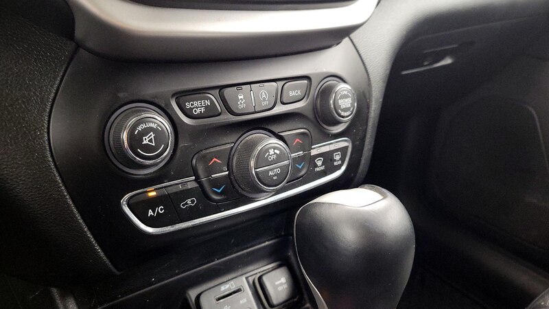 2015 Jeep Cherokee Trailhawk 17