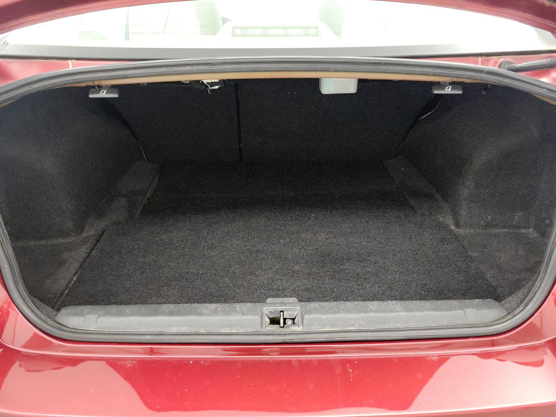 Thumbnail: 2013 Subaru Legacy - 20