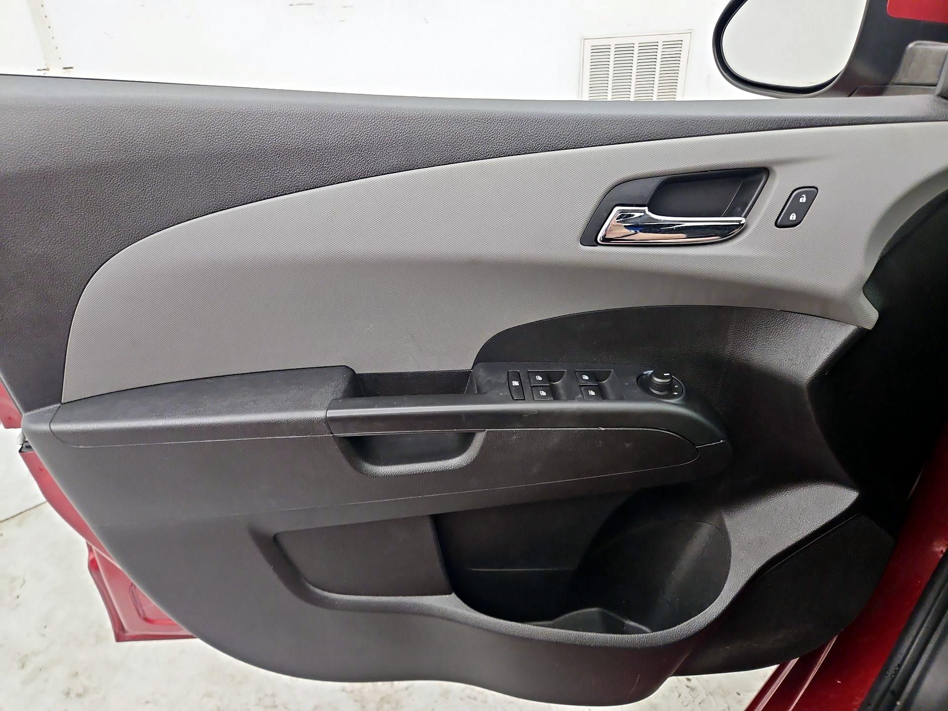 Thumbnail: 2015 Chevrolet Sonic - 12