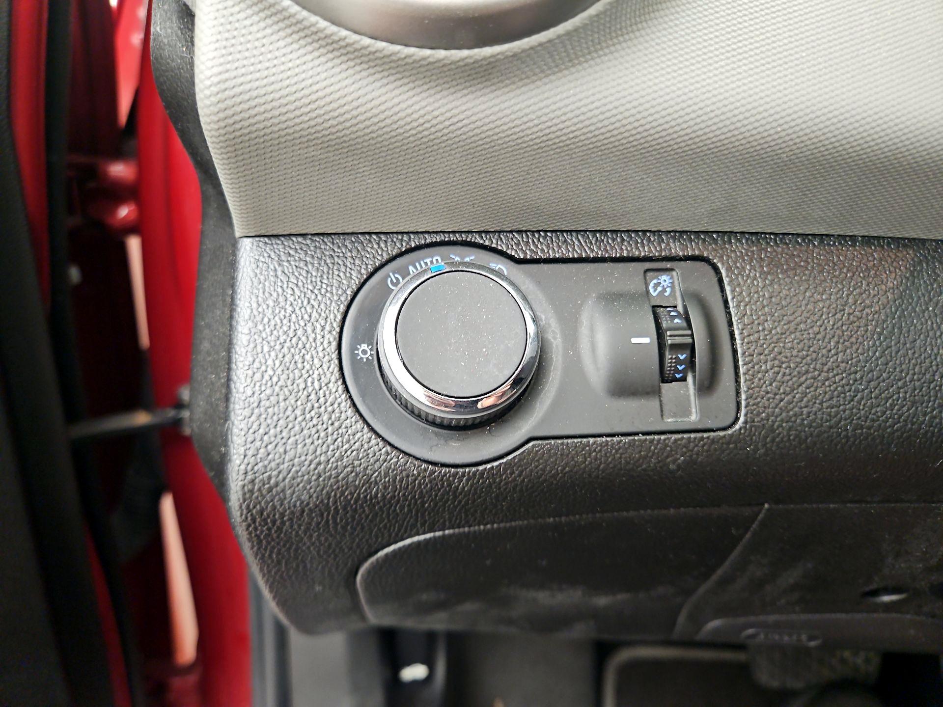 Thumbnail: 2015 Chevrolet Sonic - 13