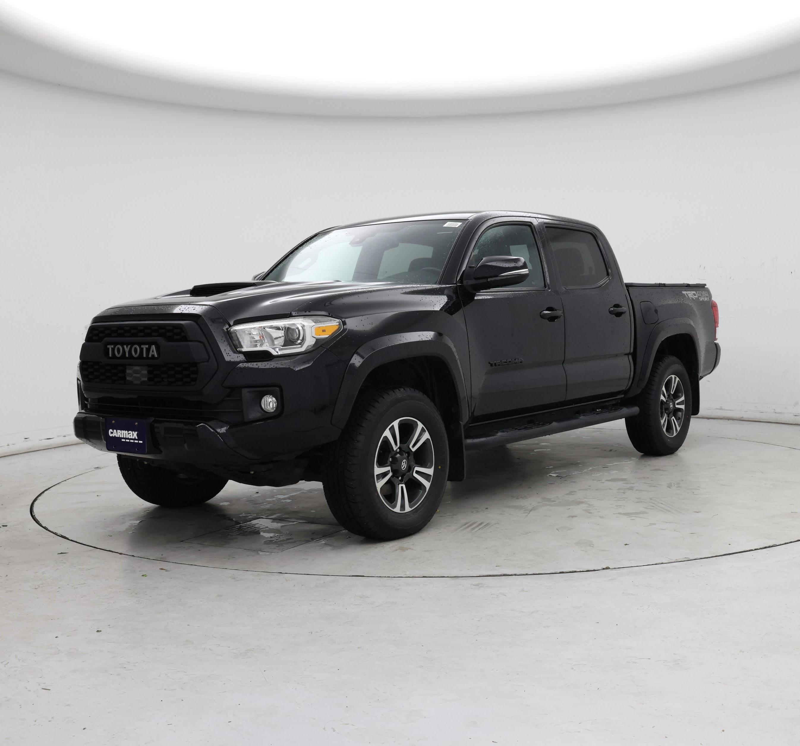 Thumbnail: 2018 Toyota Tacoma - 4