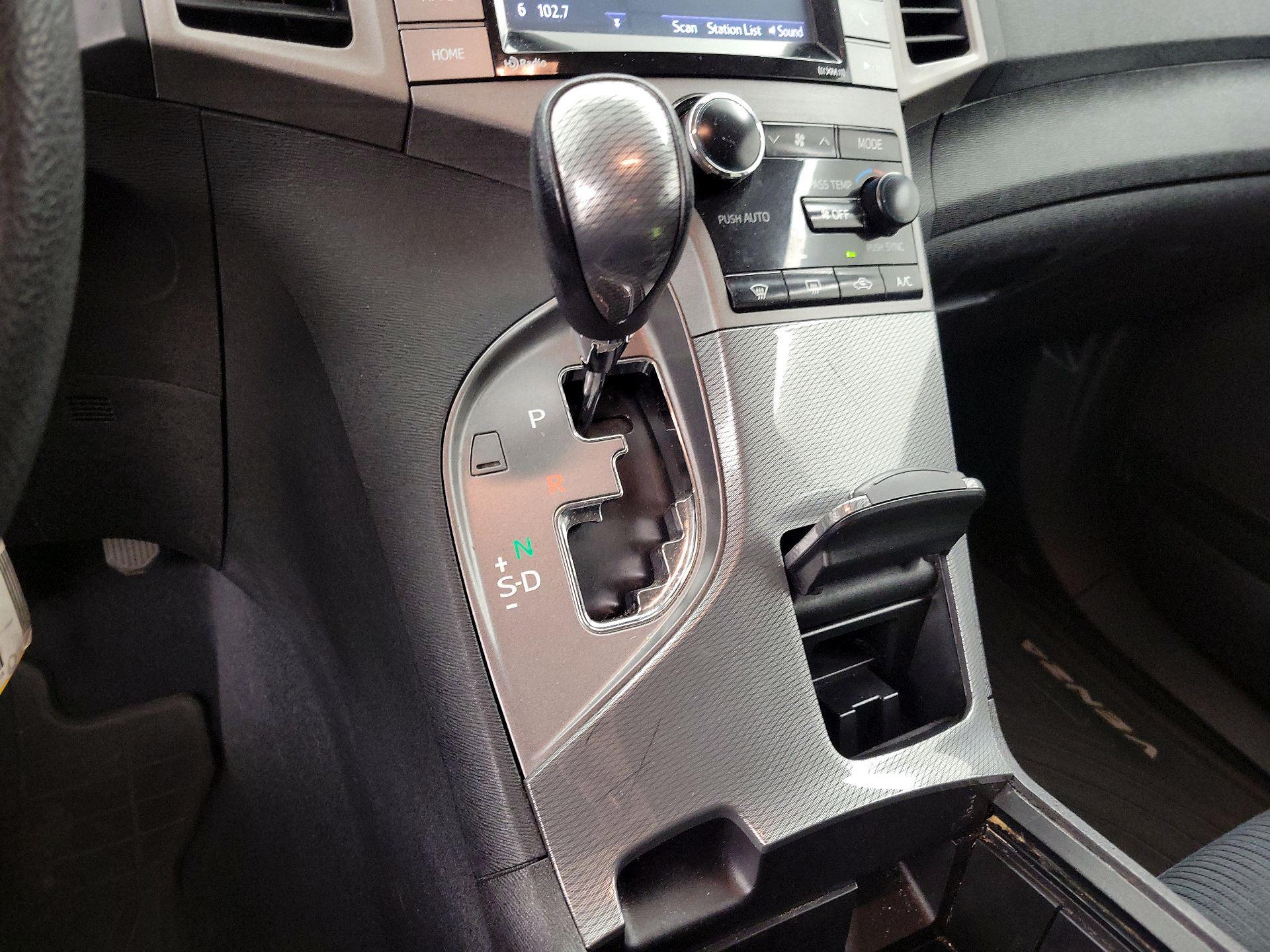 Thumbnail: 2015 Toyota Venza - 17