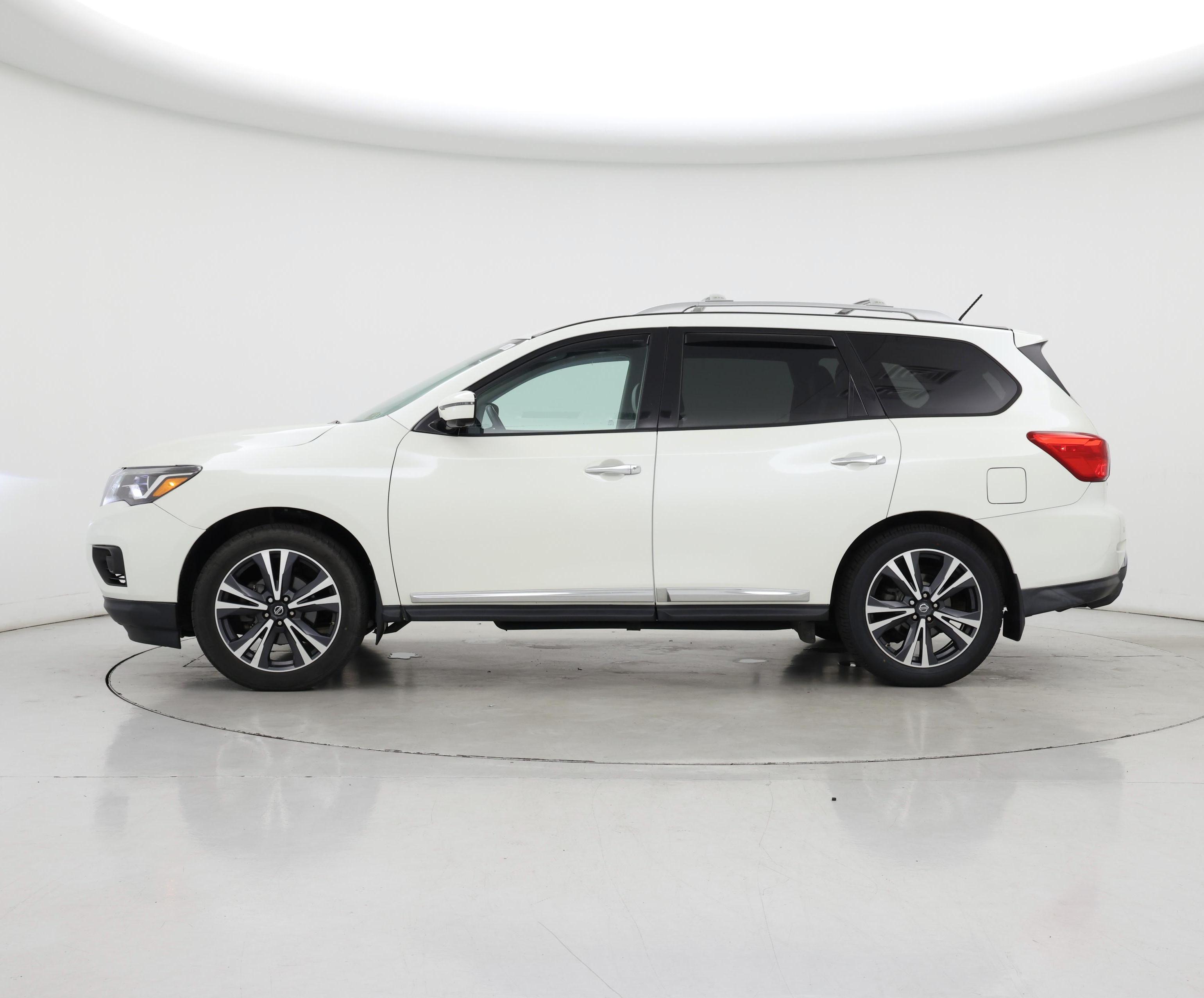 Thumbnail: 2017 Nissan Pathfinder - 3