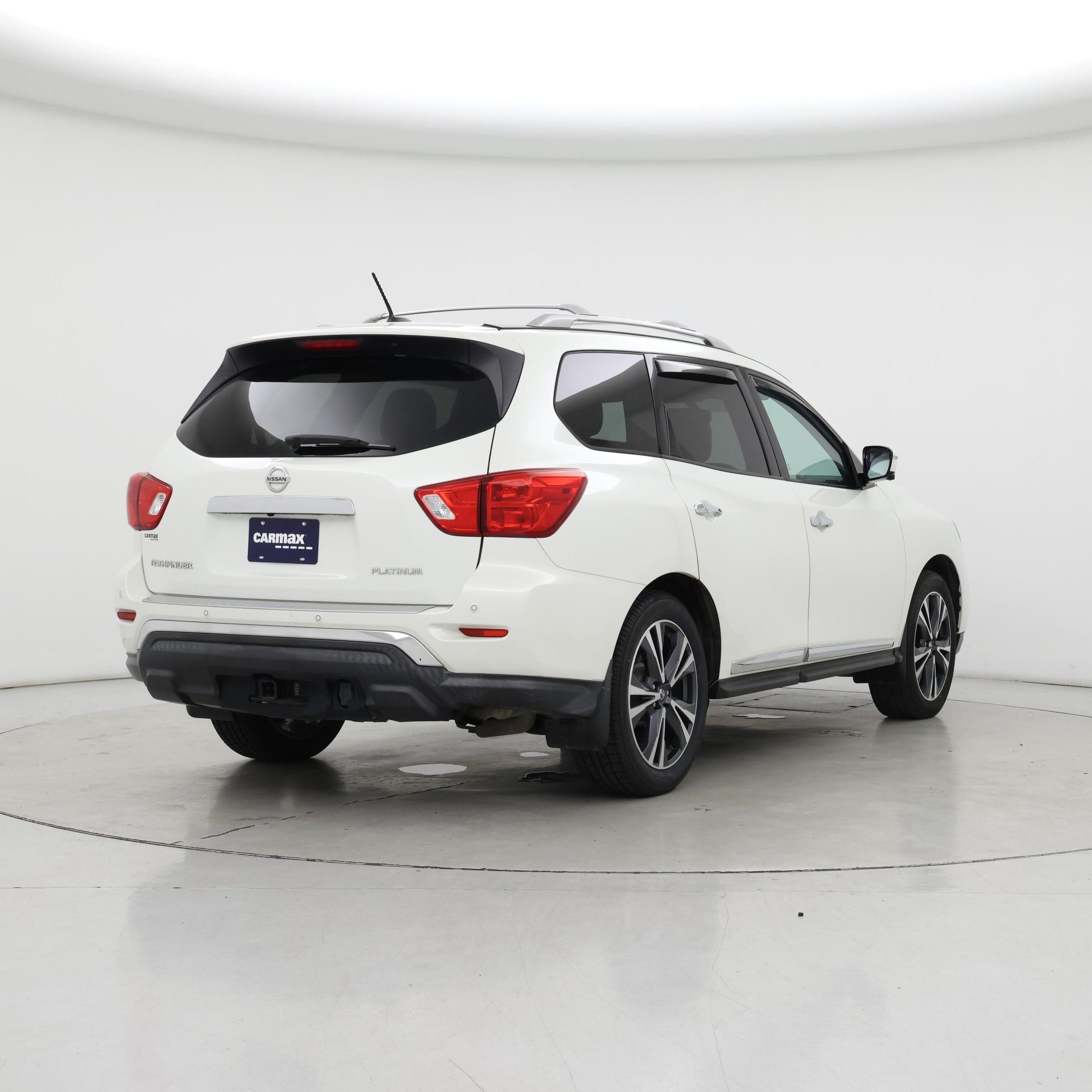 Thumbnail: 2017 Nissan Pathfinder - 8