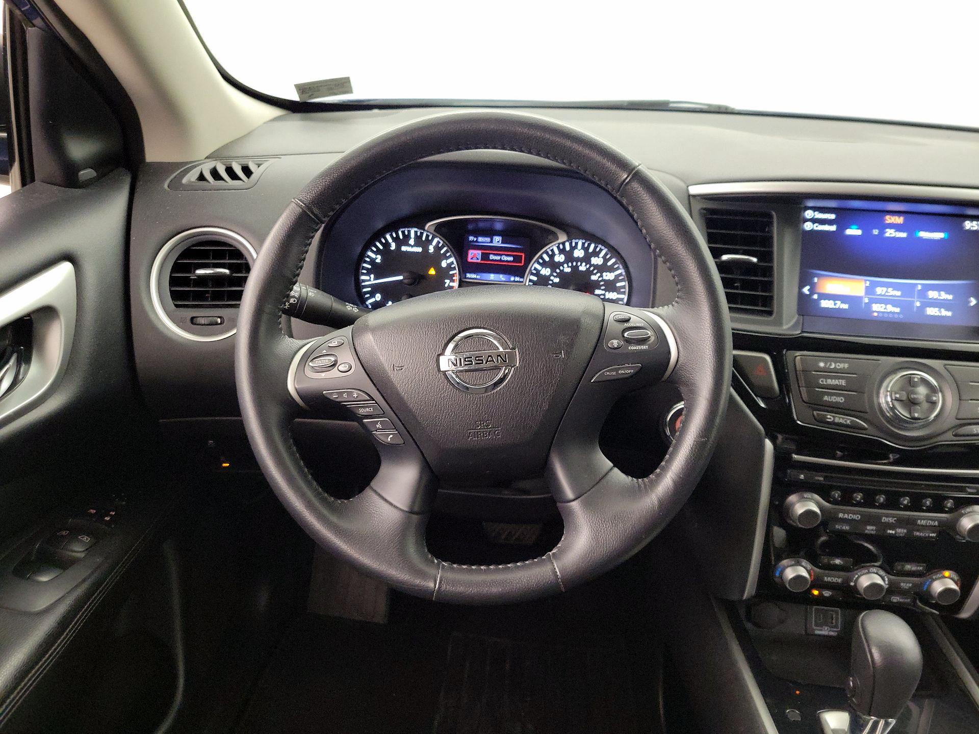 Thumbnail: 2019 Nissan Pathfinder - 10