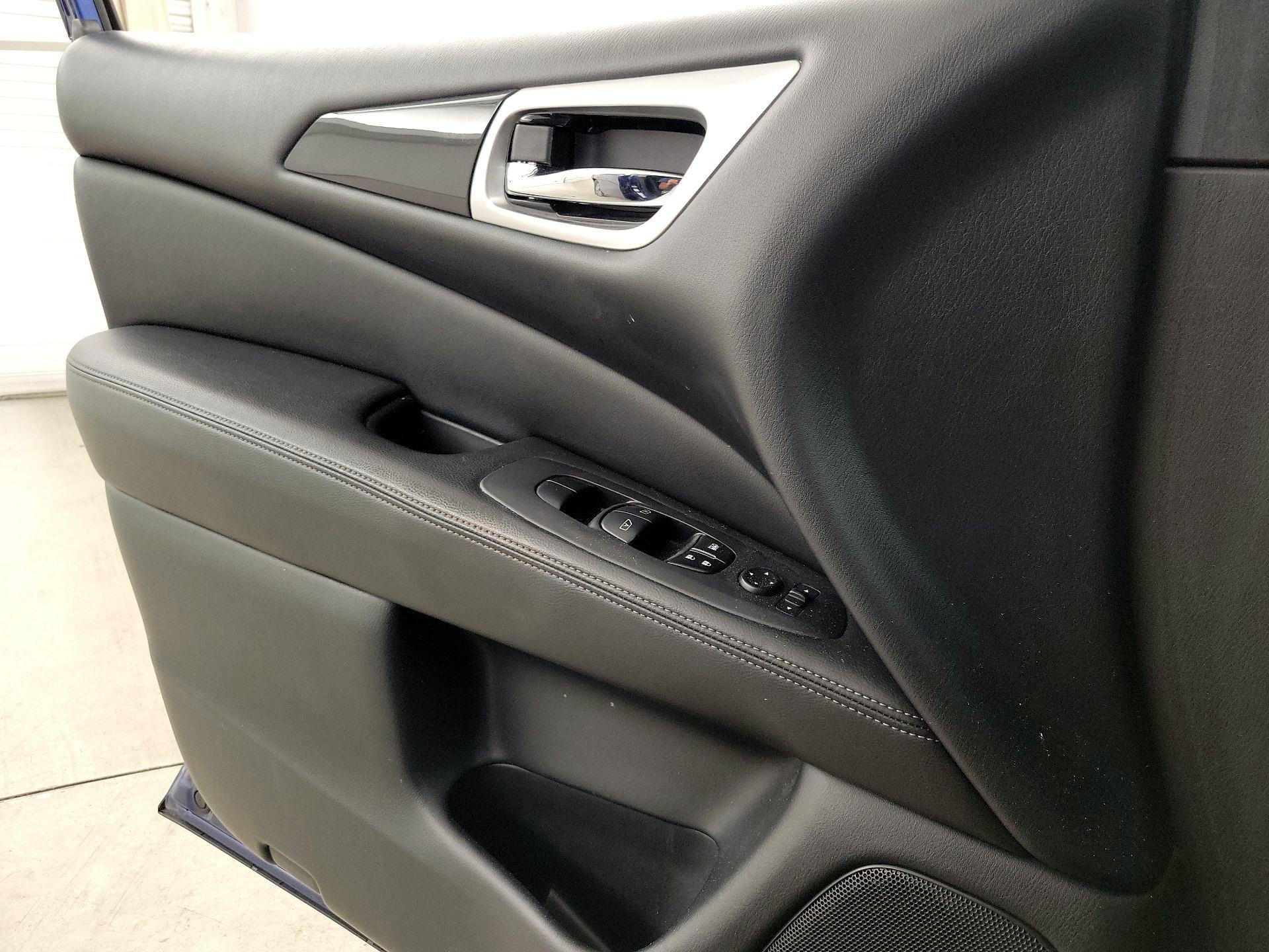 Thumbnail: 2019 Nissan Pathfinder - 12