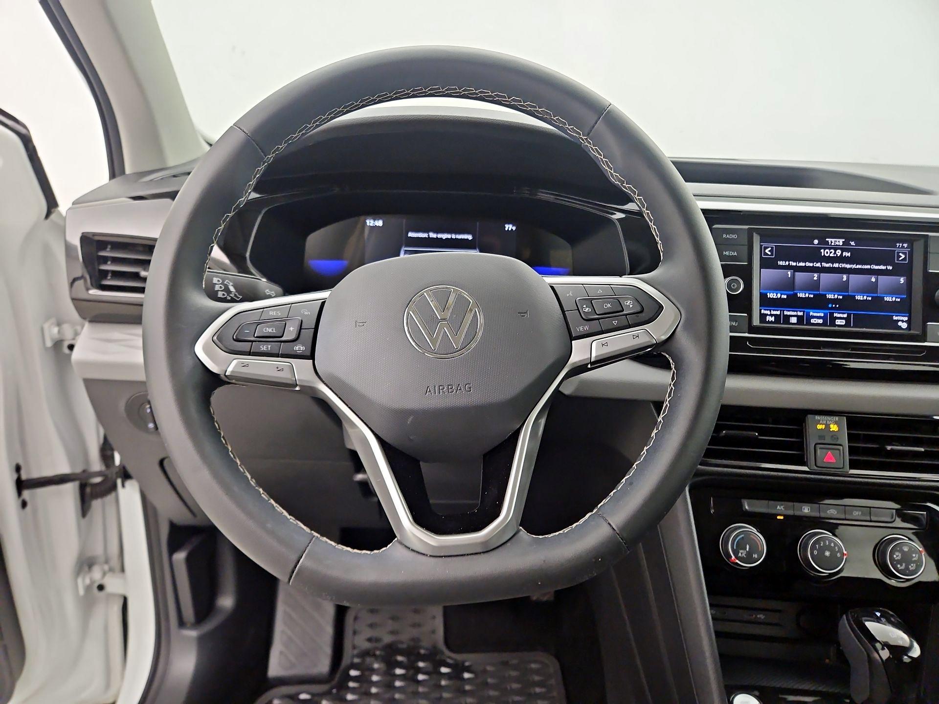 Thumbnail: 2023 Volkswagen Taos - 10