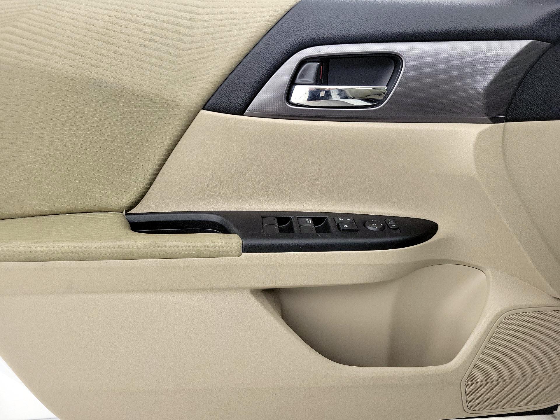 Thumbnail: 2015 Honda Accord - 12