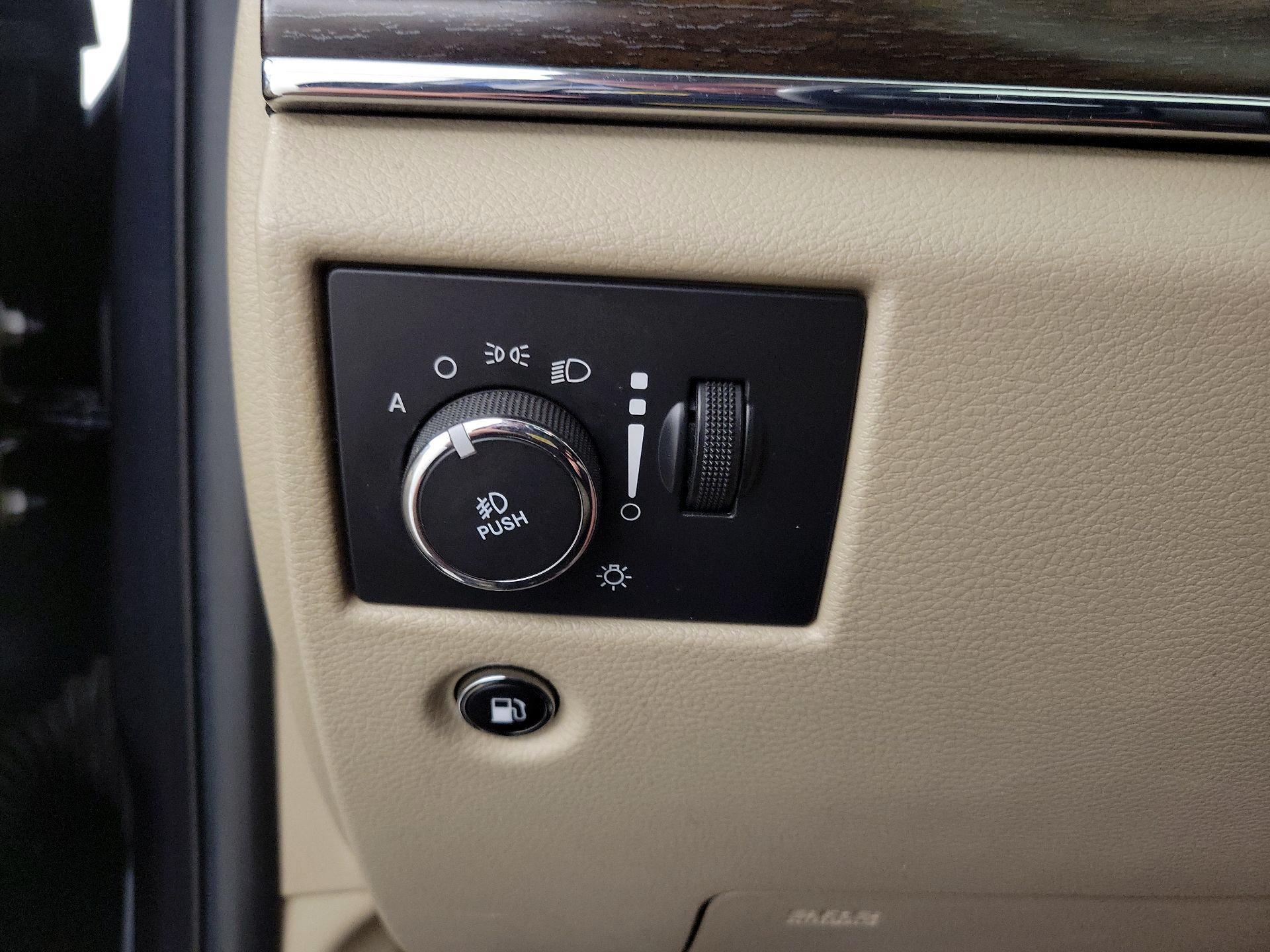Thumbnail: 2015 Jeep Grand Cherokee - 13