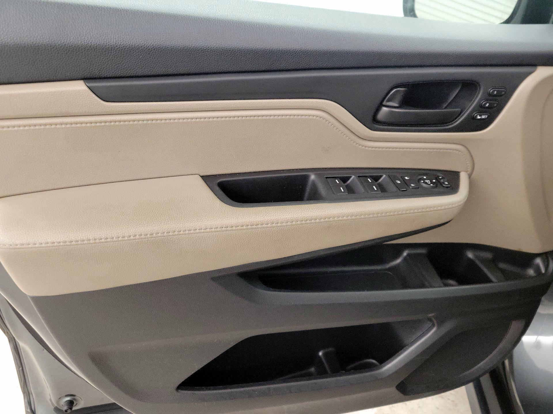 Thumbnail: 2018 Honda Odyssey - 12