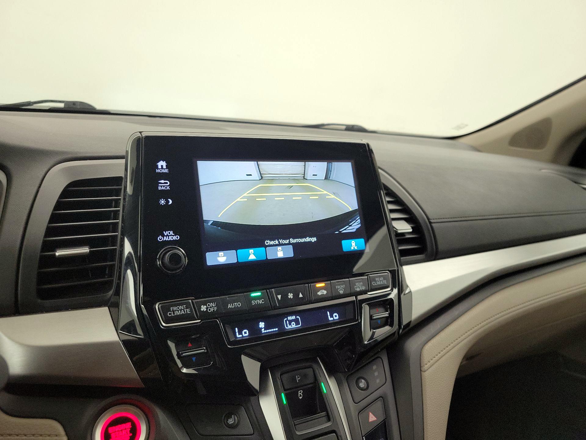 Thumbnail: 2018 Honda Odyssey - 14