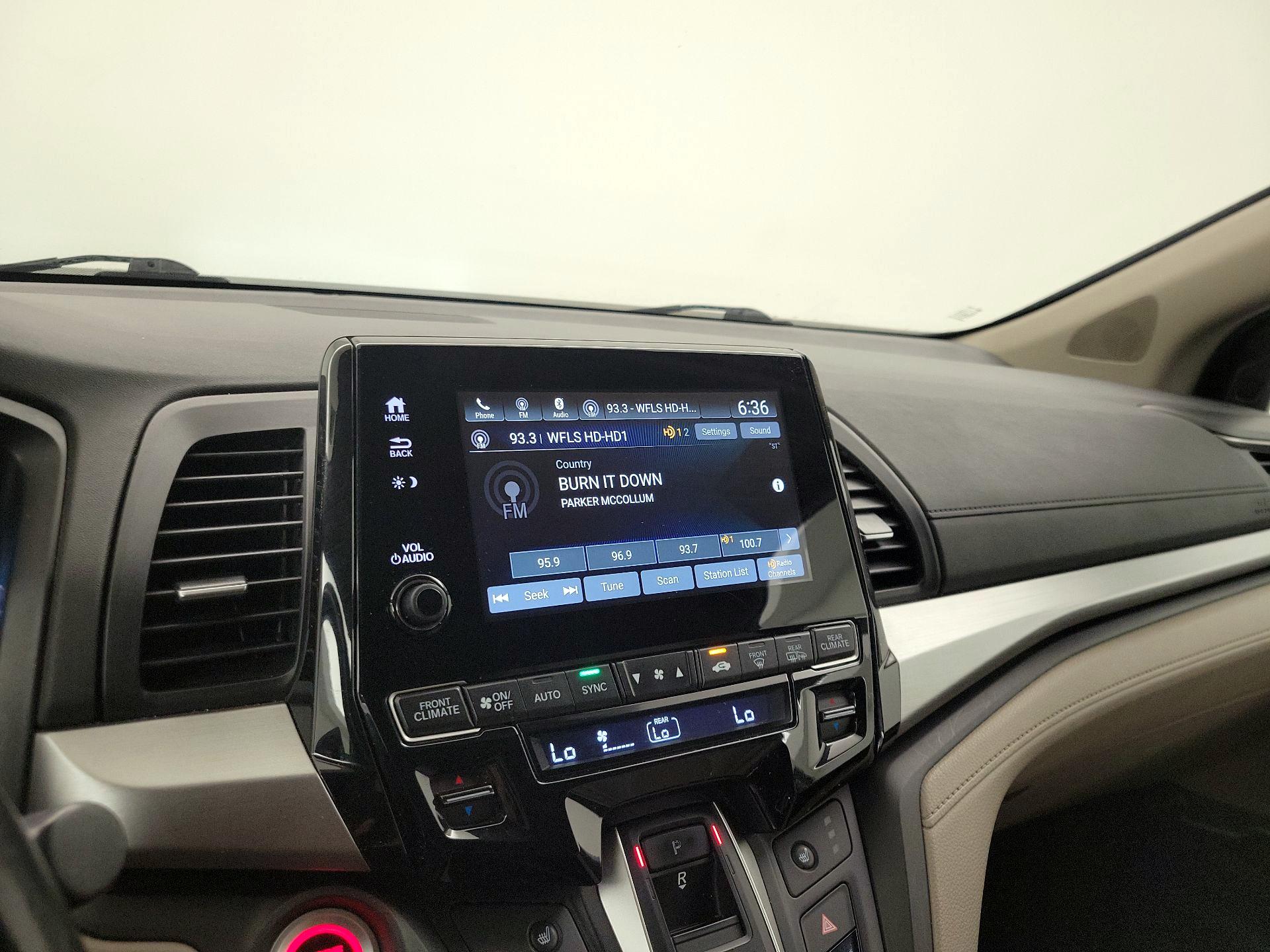 Thumbnail: 2018 Honda Odyssey - 15