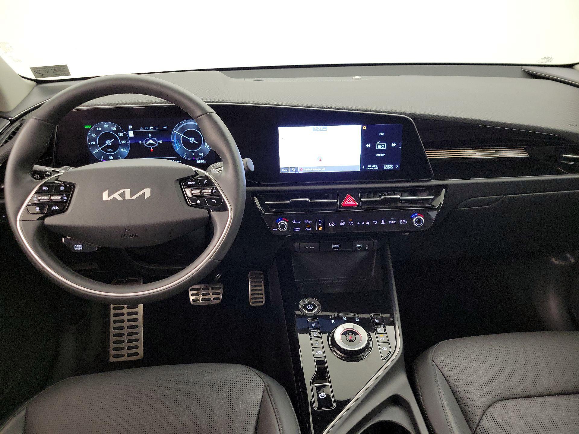 Thumbnail: 2023 Kia Niro - 9