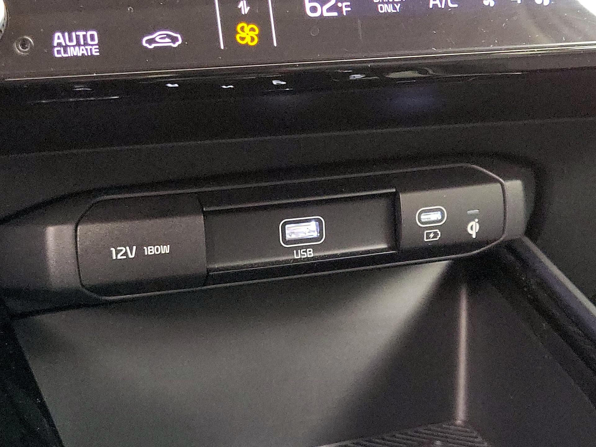 Thumbnail: 2023 Kia Niro - 19