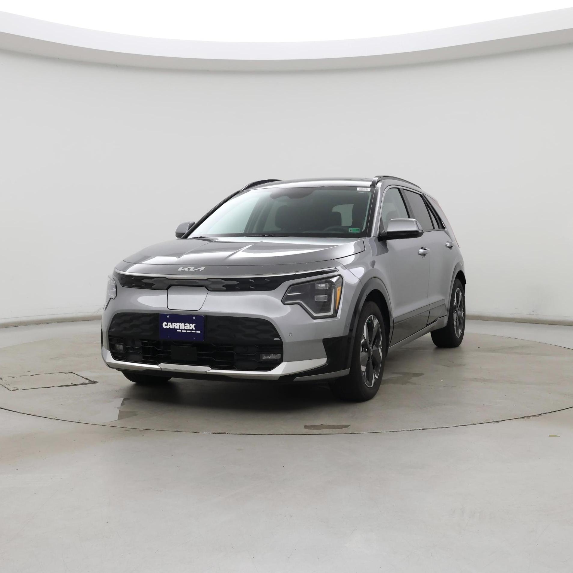 Thumbnail: 2023 Kia Niro - 4