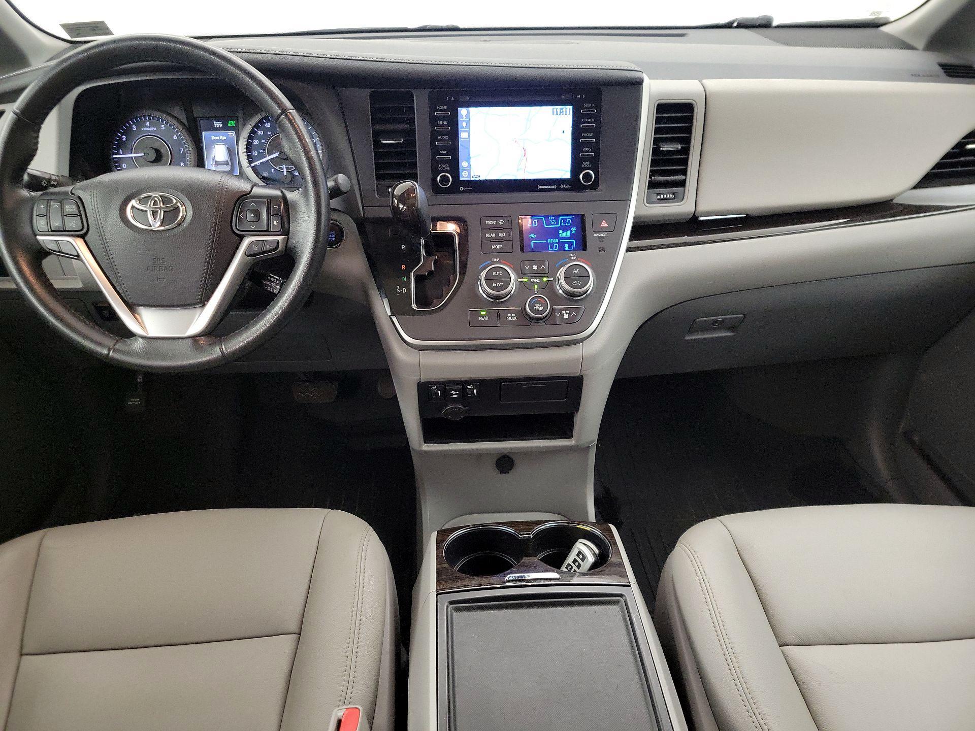 Thumbnail: 2020 Toyota Sienna - 9