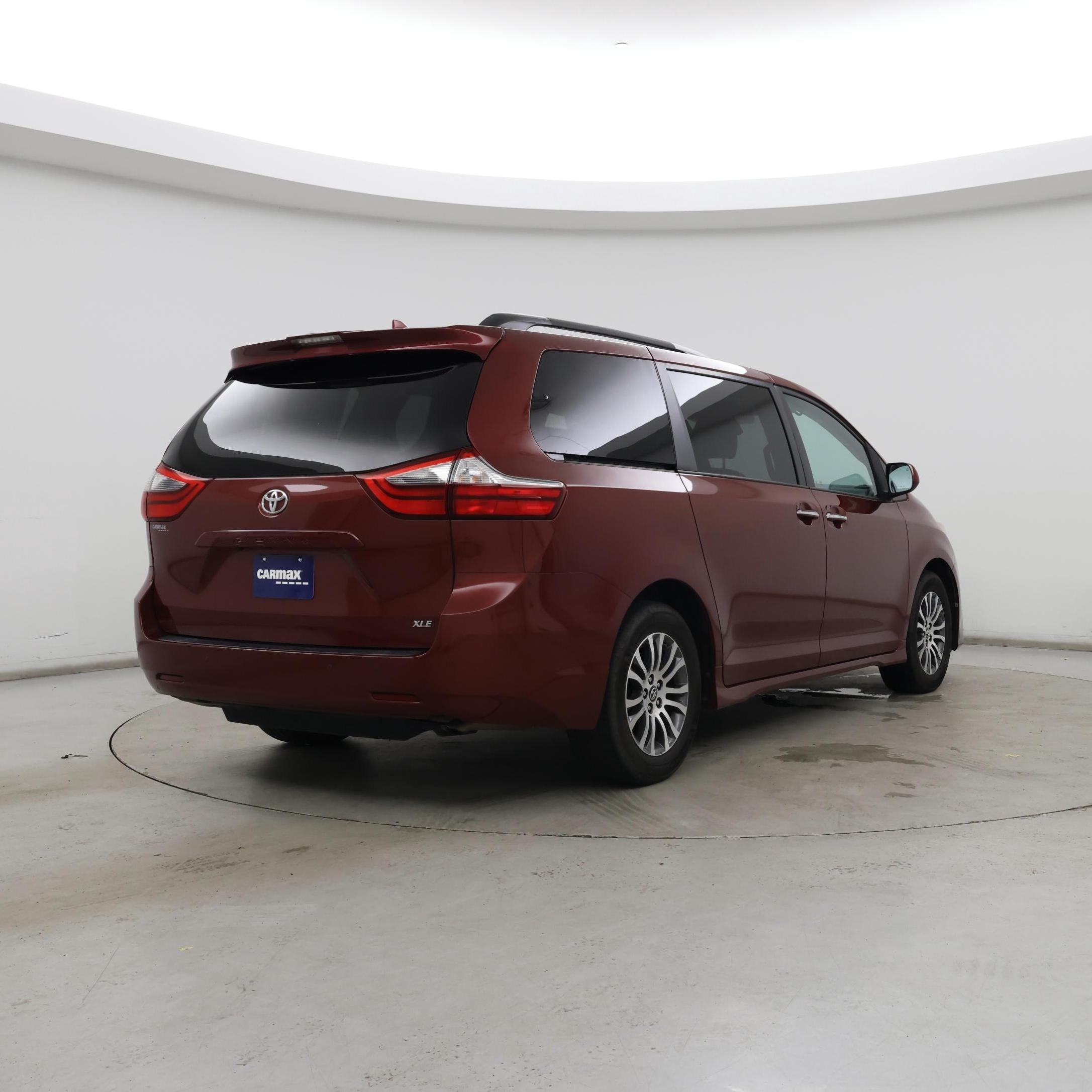 Thumbnail: 2020 Toyota Sienna - 8