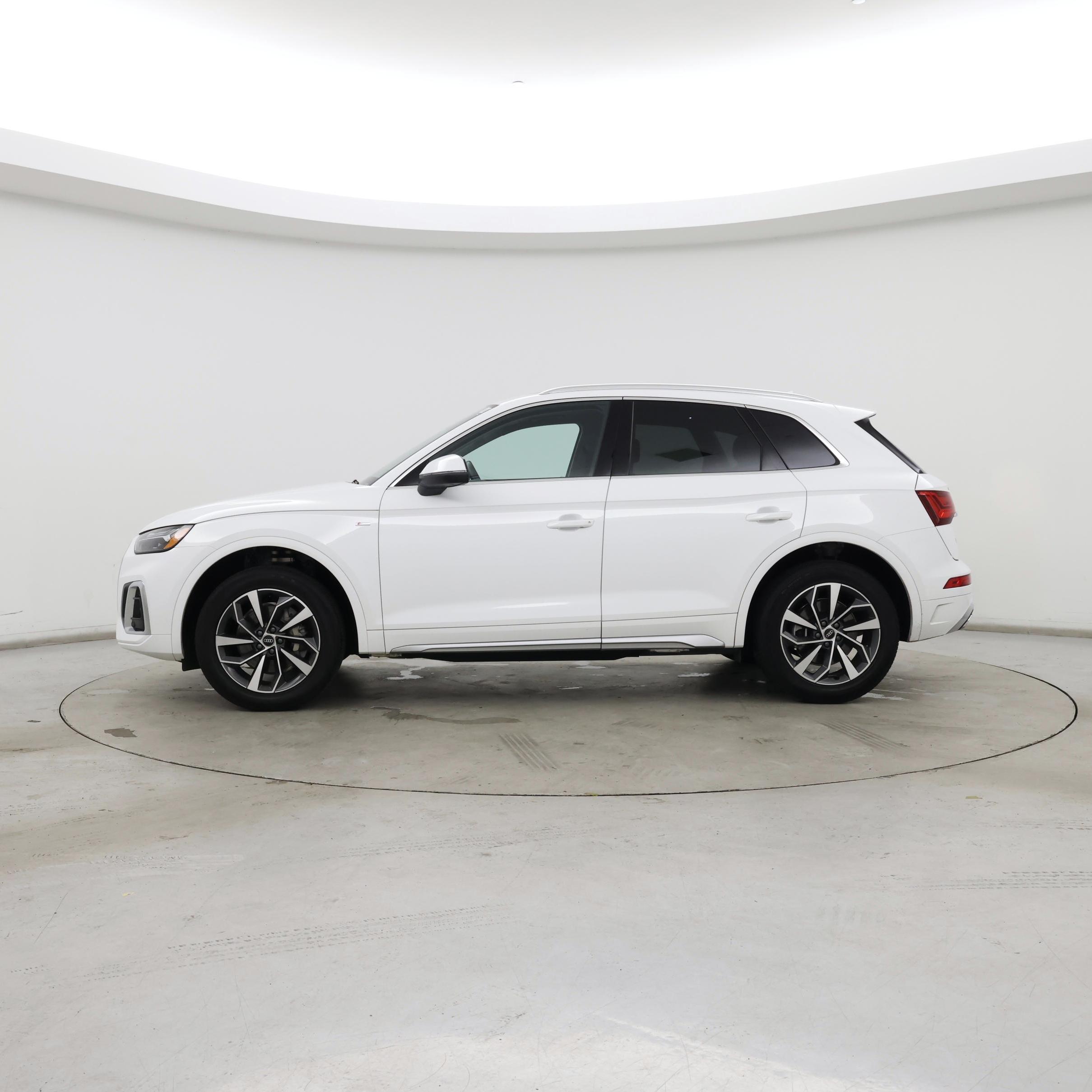 Thumbnail: 2022 Audi Q5 - 3