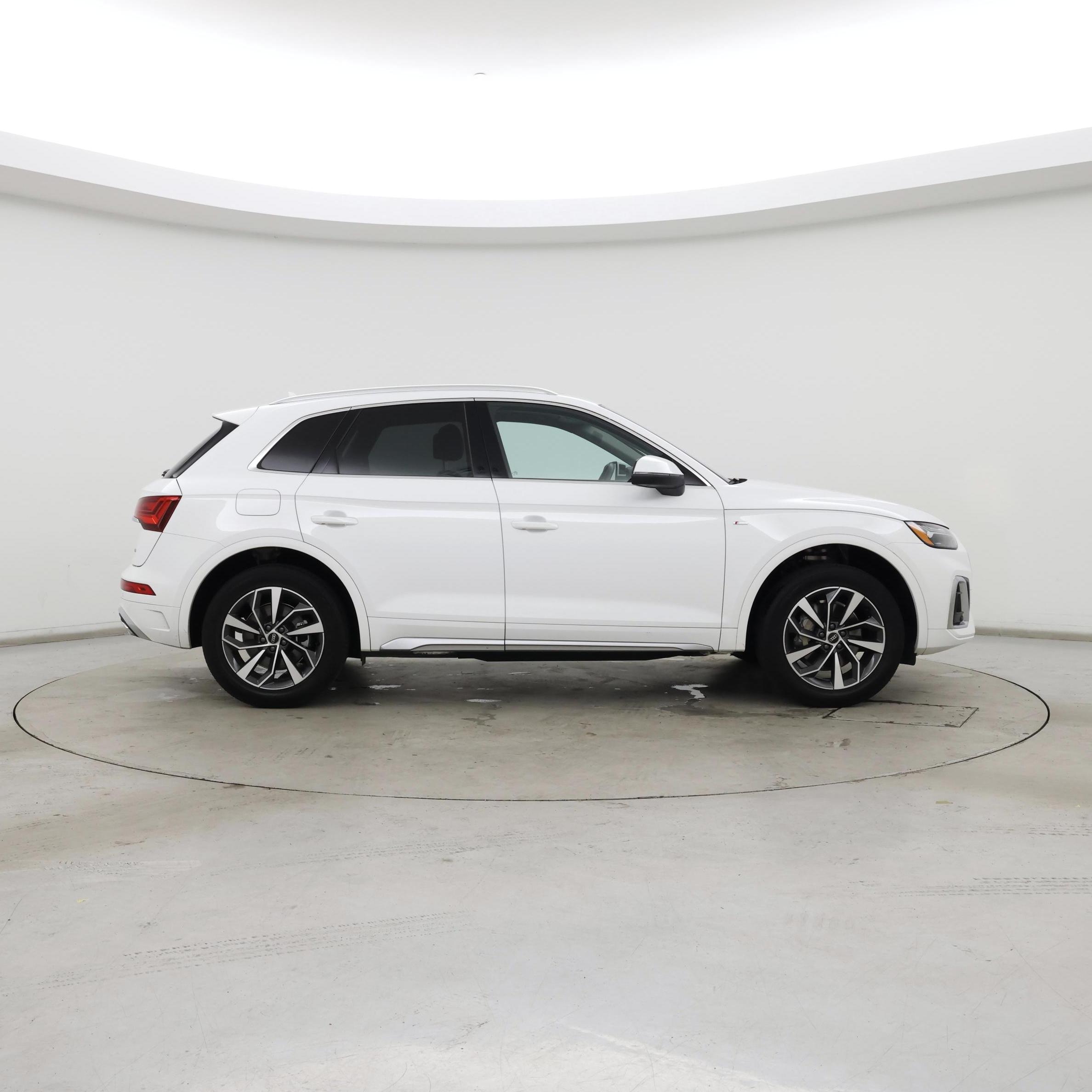 Thumbnail: 2022 Audi Q5 - 7
