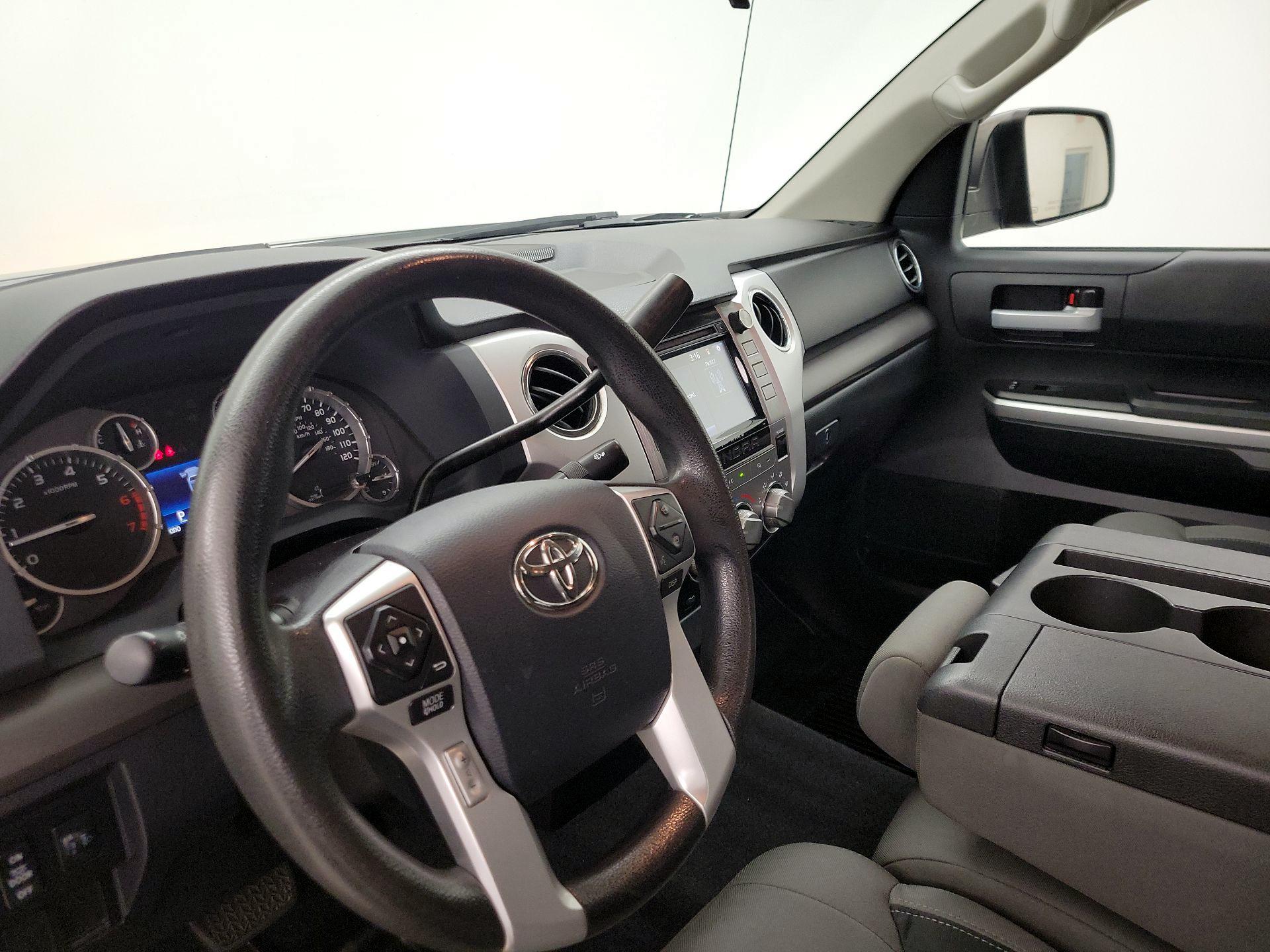 Thumbnail: 2017 Toyota Tundra - 9