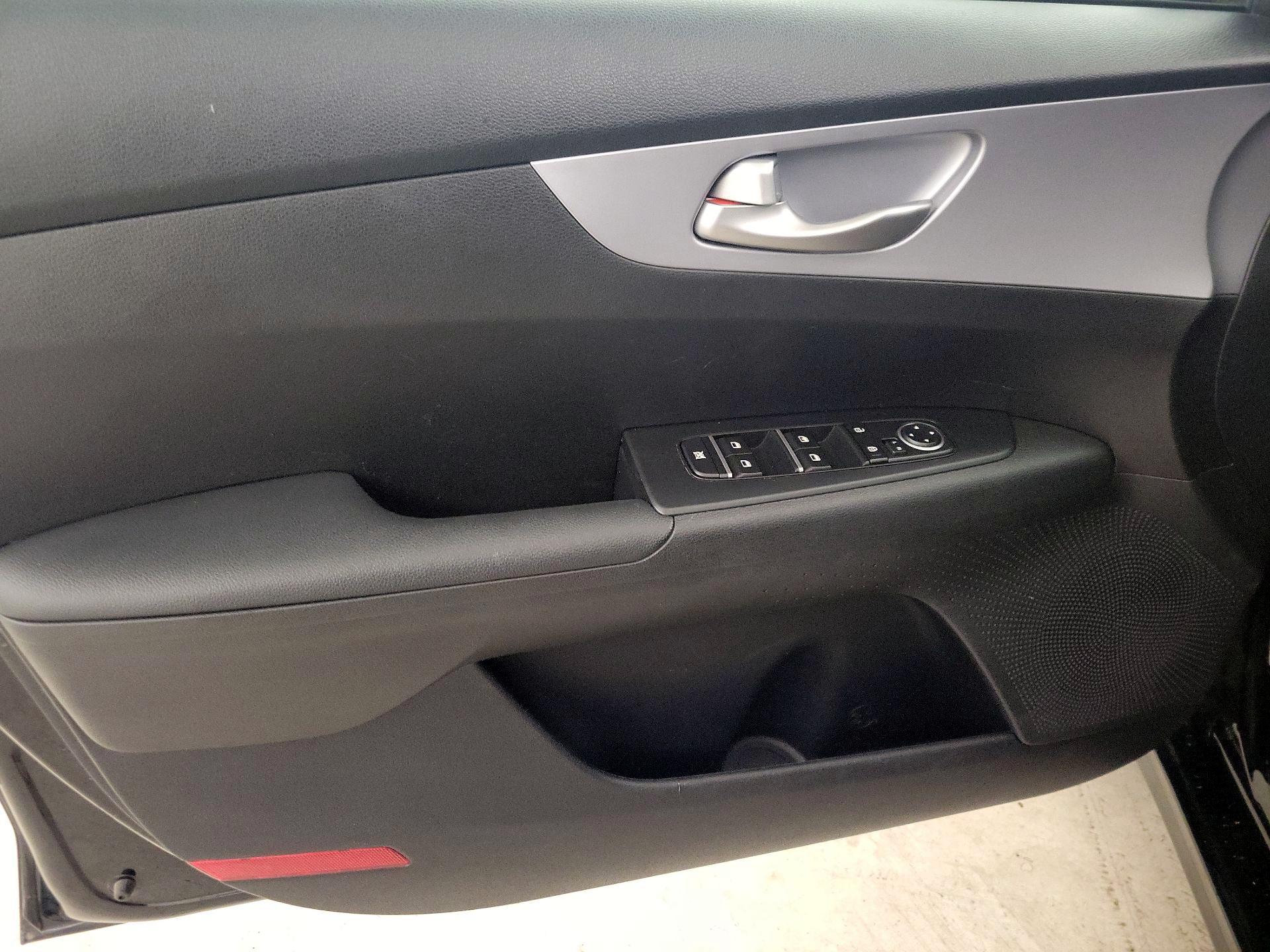 Thumbnail: 2024 Kia Forte - 12