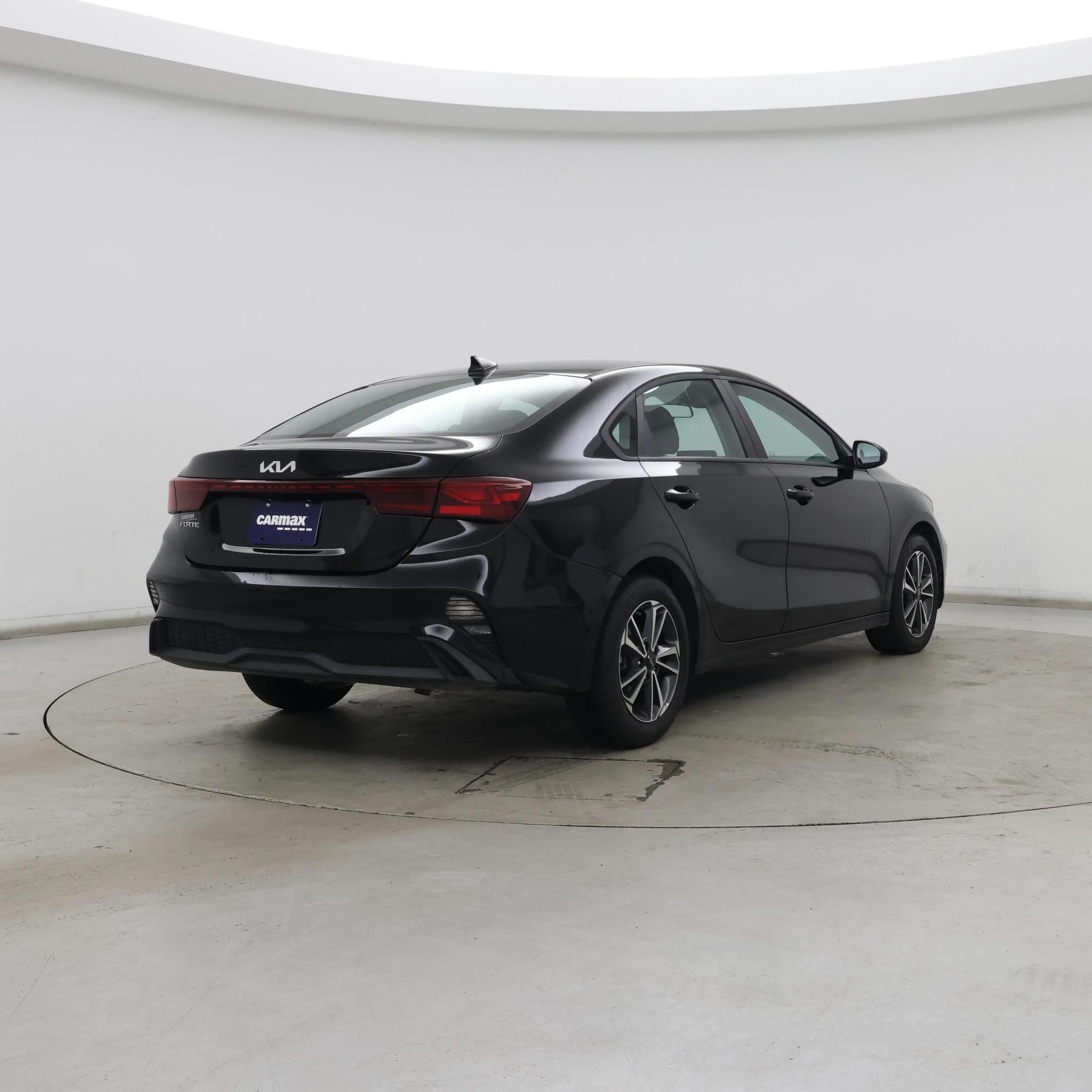 Thumbnail: 2024 Kia Forte - 8