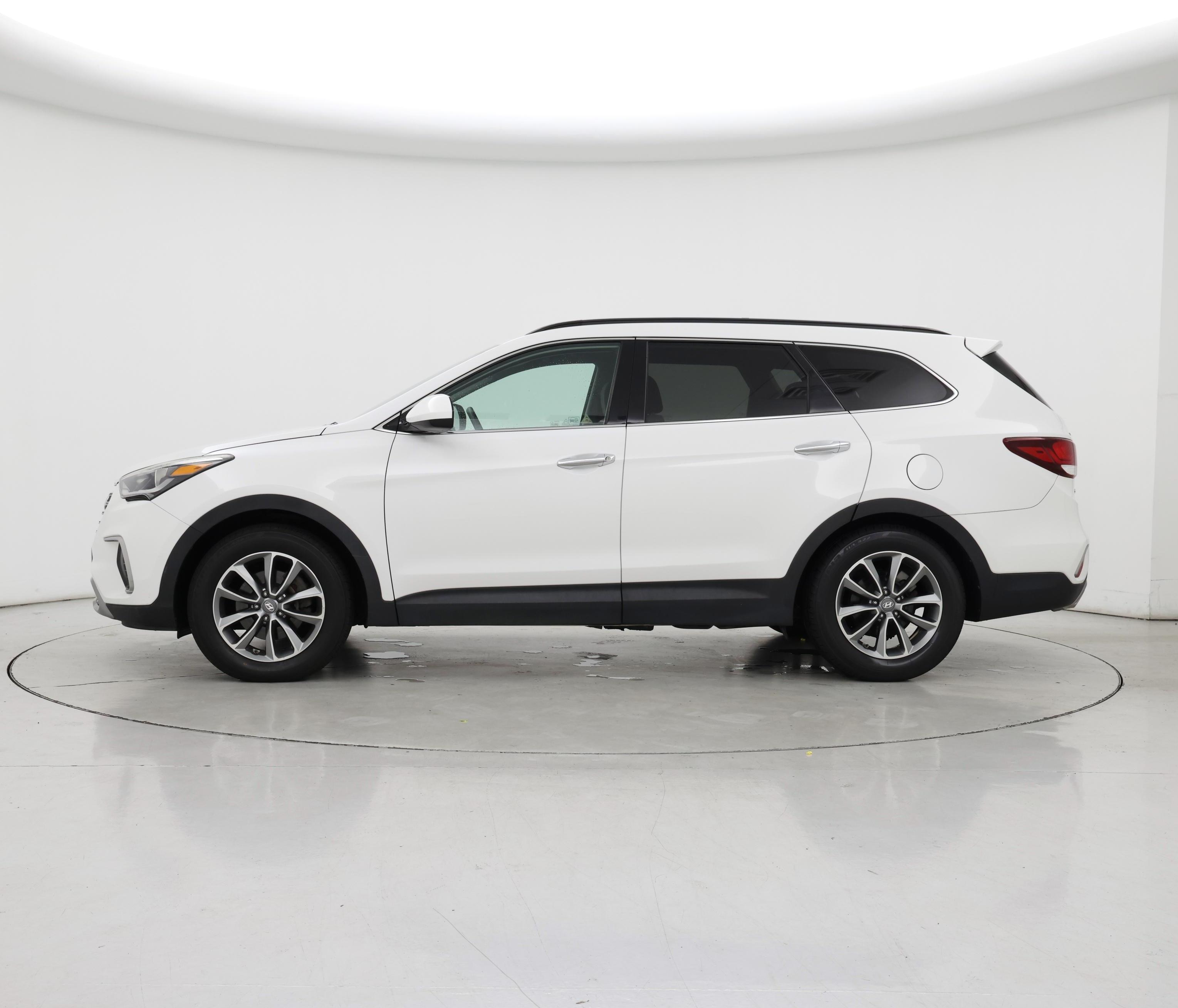 Thumbnail: 2017 Hyundai Santa Fe - 3