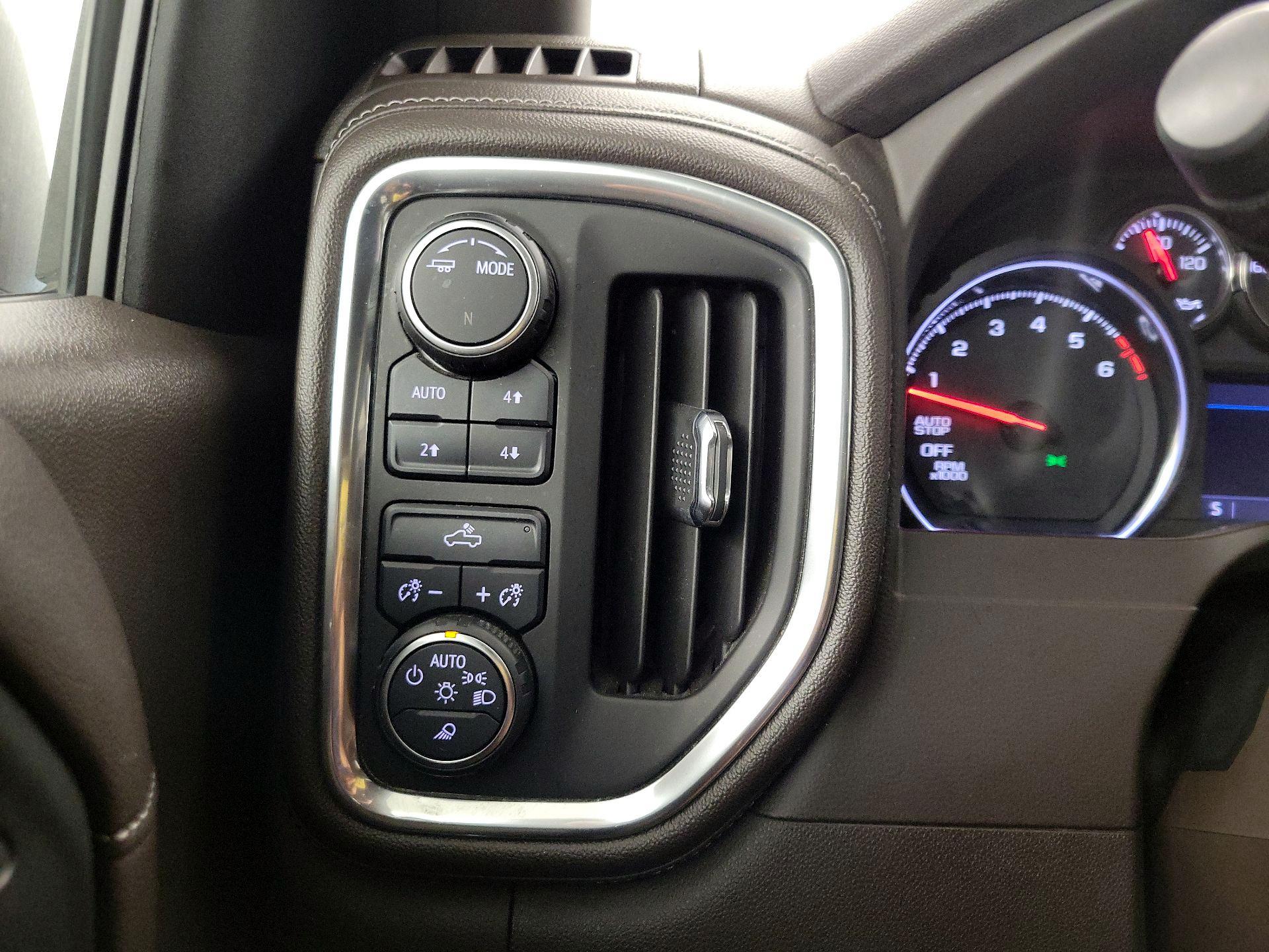 Thumbnail: 2020 Chevrolet Silverado 1500 - 13