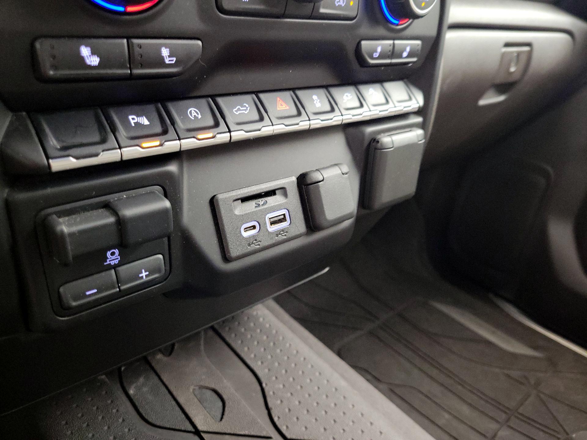 Thumbnail: 2020 Chevrolet Silverado 1500 - 18