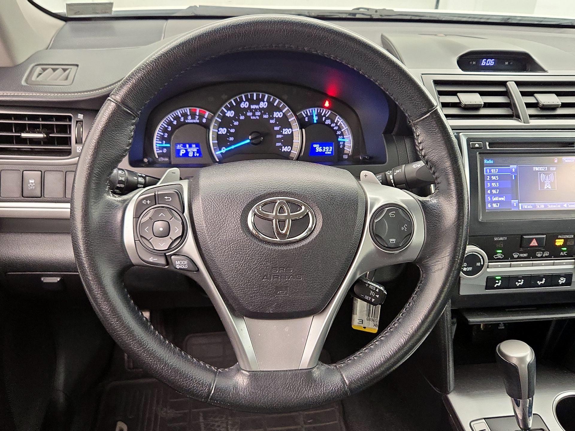 Thumbnail: 2014 Toyota Camry - 10